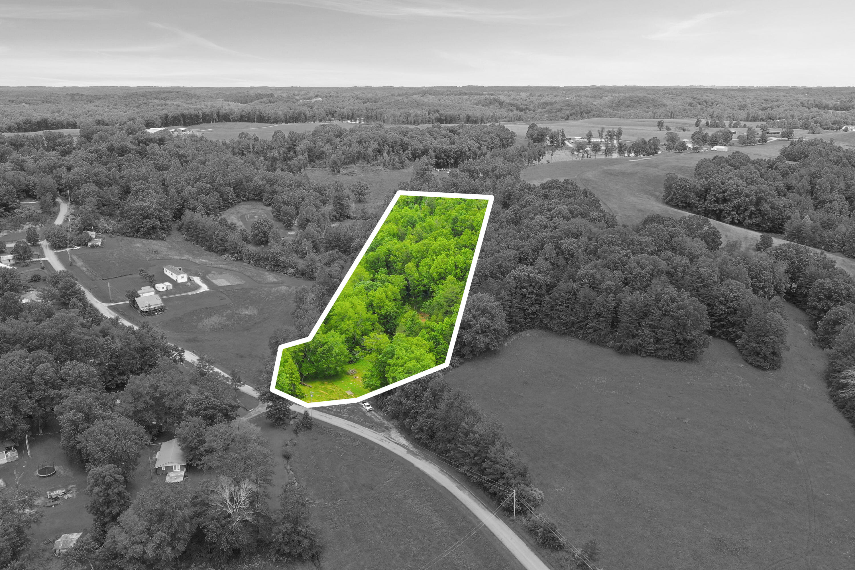 2062 Hellard Road Annville, KY 40402 - Photo 6 of 19 DJI_0006a