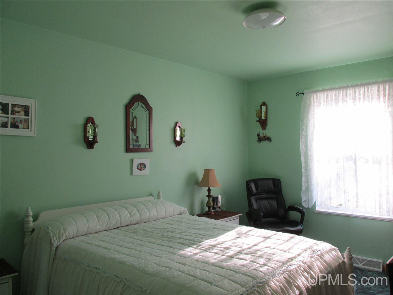 1862 Little Harbor Road Manistique, MI 49854 - Photo 12 of 19 Gallery Image 12