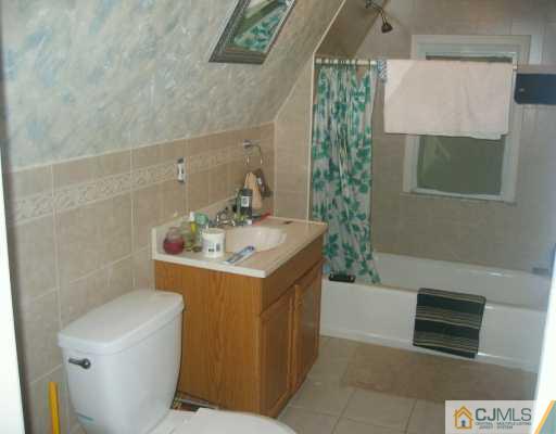 61 Oxford Road Colonia, NJ 07067 - Photo 6 of 8