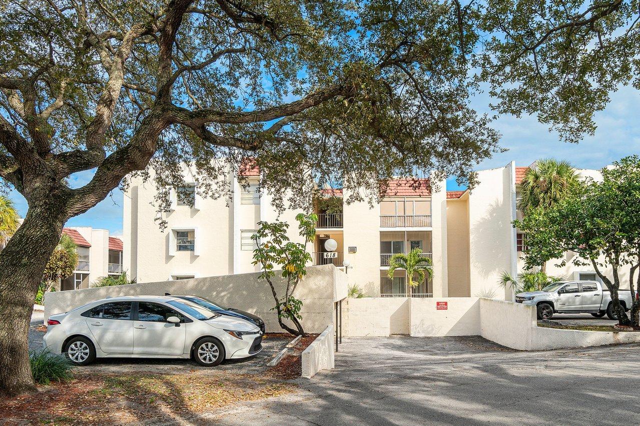 618 Northwest 13th Street, Unit 15 Boca Raton, FL 33486 - Photo 2 of 18 001-618Northwest13thStreet-BocaRaton-FL-