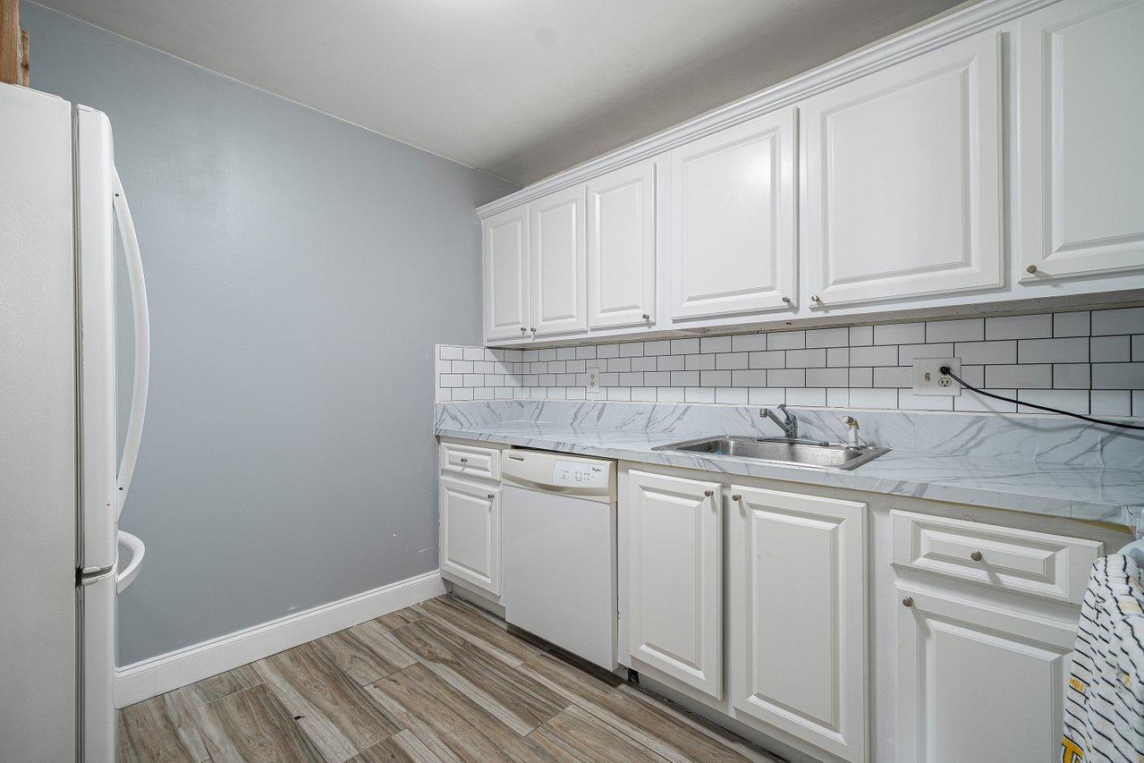 618 Northwest 13th Street, Unit 15 Boca Raton, FL 33486 - Photo 6 of 18 007-618Northwest13thStreet-BocaRaton-FL-