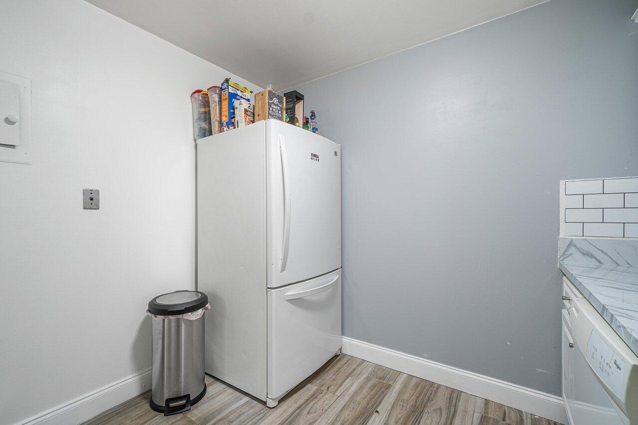 618 Northwest 13th Street, Unit 15 Boca Raton, FL 33486 - Photo 9 of 18 008-618Northwest13thStreet-BocaRaton-FL-