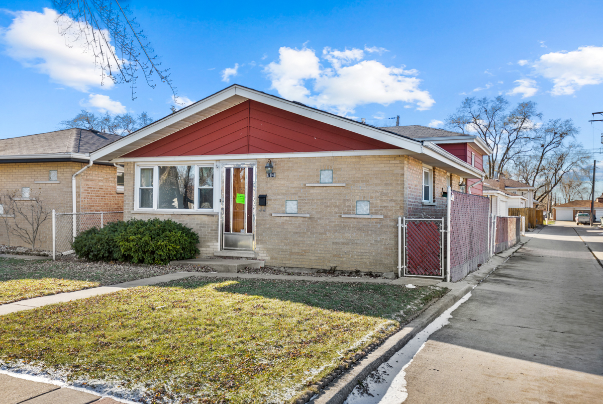 7914 Rutherford Avenue Burbank, IL 60459 - Photo 1 of 20 Gallery Image 1