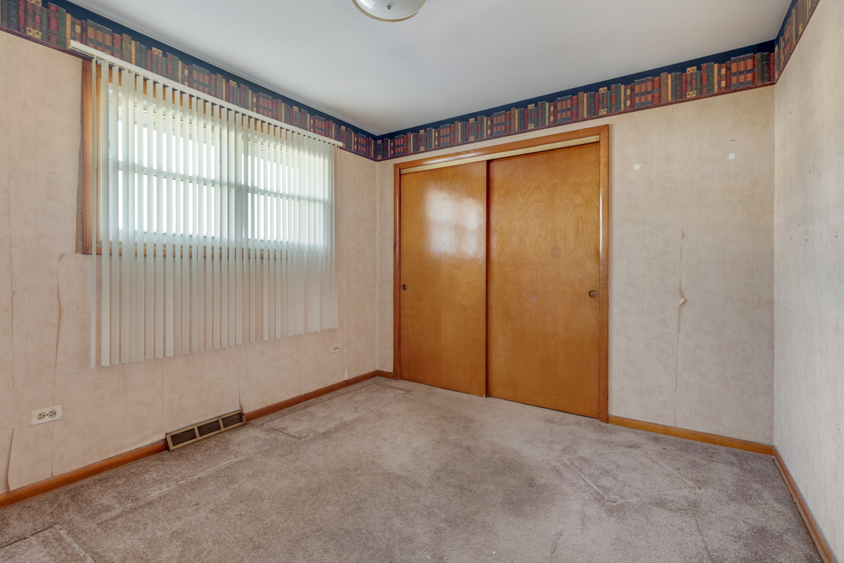 7914 Rutherford Avenue Burbank, IL 60459 - Photo 11 of 20 Gallery Image 11