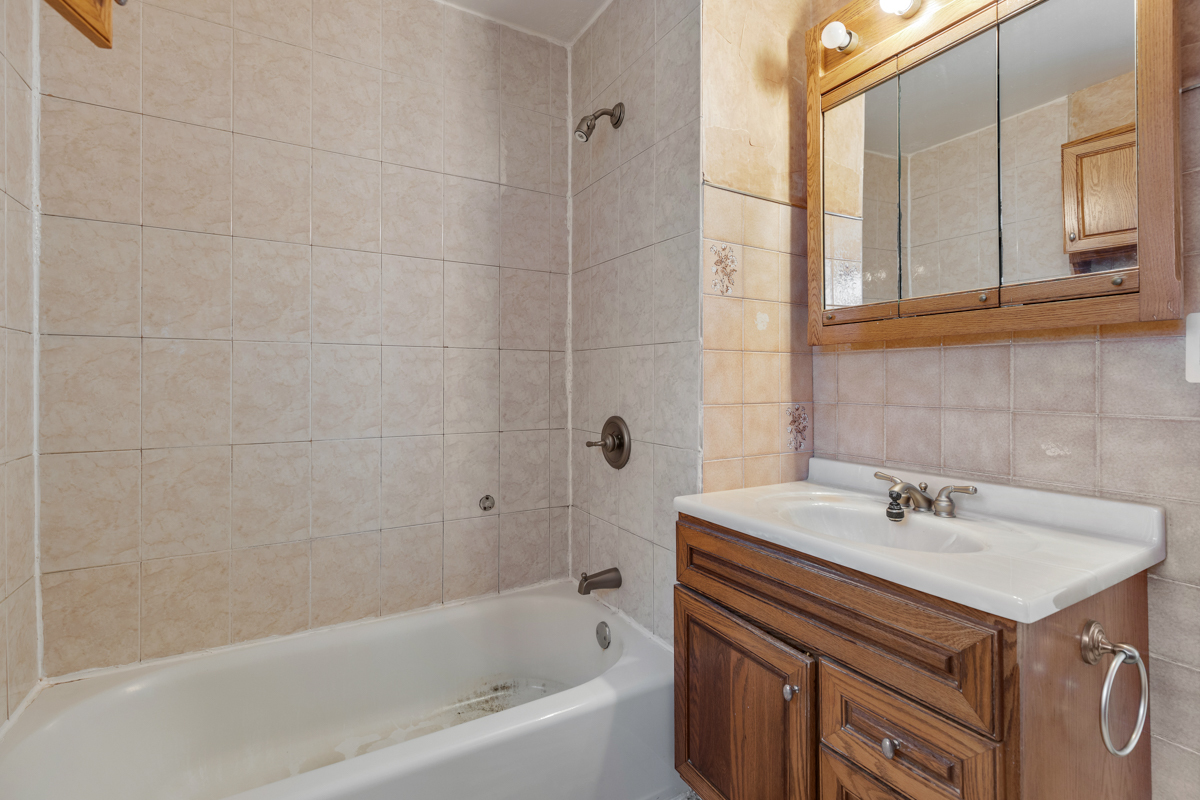7914 Rutherford Avenue Burbank, IL 60459 - Photo 12 of 20 Gallery Image 12