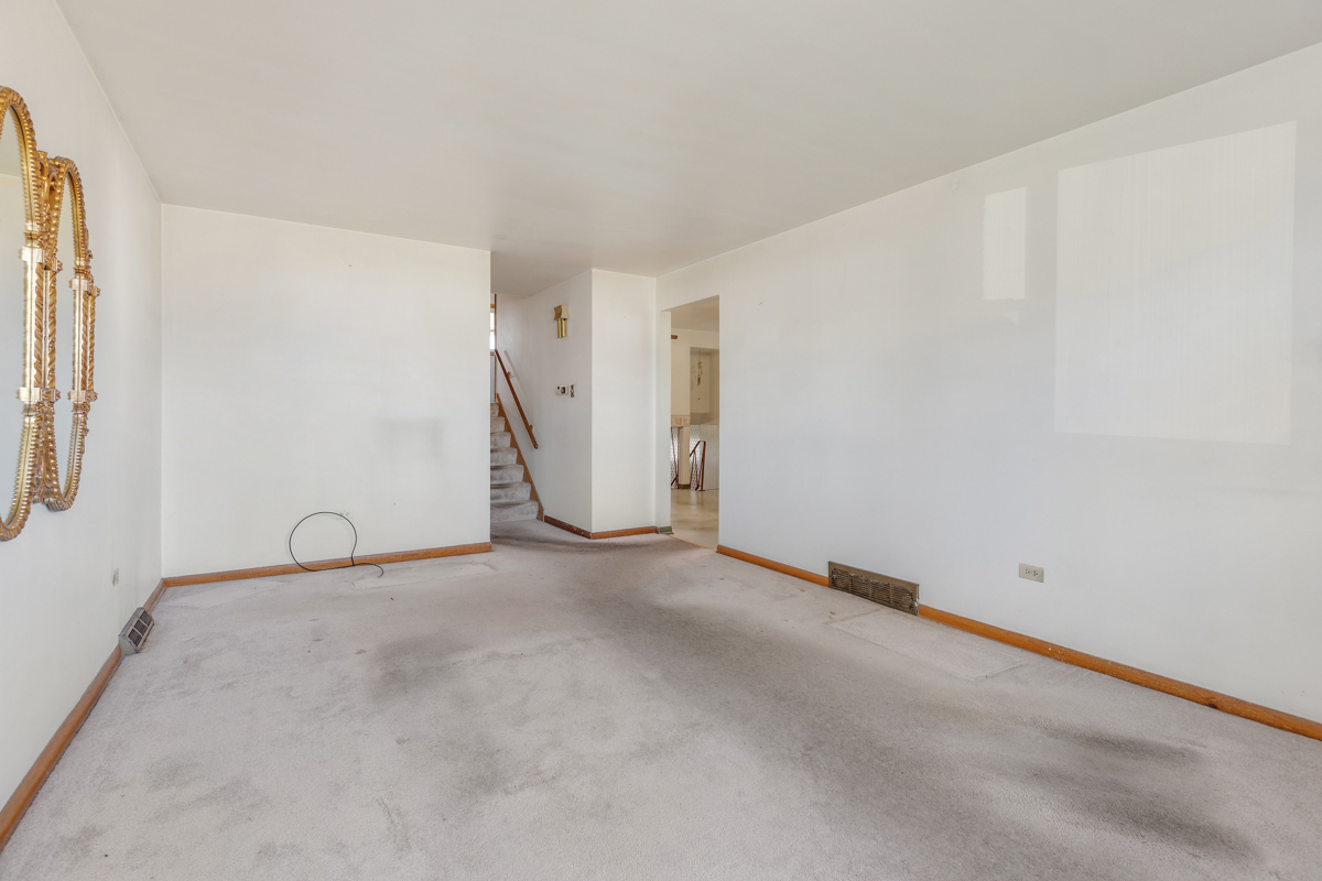 7914 Rutherford Avenue Burbank, IL 60459 - Photo 5 of 20 Gallery Image 5