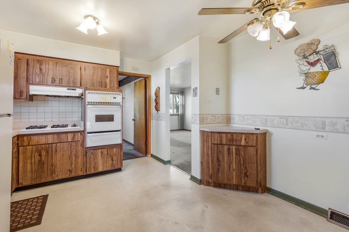 7914 Rutherford Avenue Burbank, IL 60459 - Photo 8 of 20 Gallery Image 8