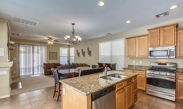 $2,495 | 14582 West Port Royale Lane, Surprise, AZ 85379