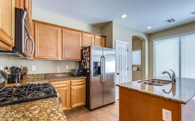 $2,495 | 14582 West Port Royale Lane, Surprise, AZ 85379