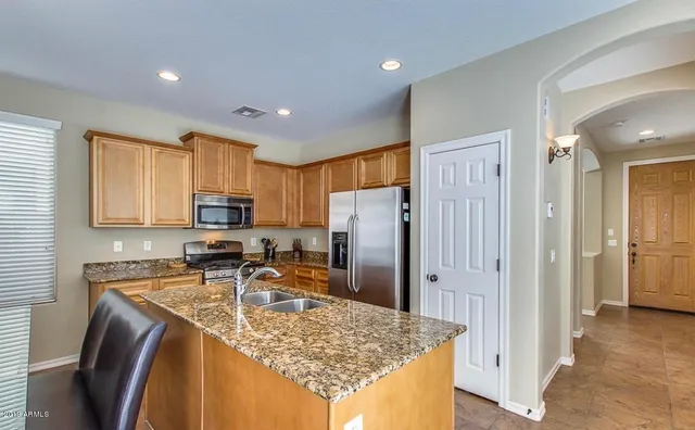 $2,495 | 14582 West Port Royale Lane, Surprise, AZ 85379