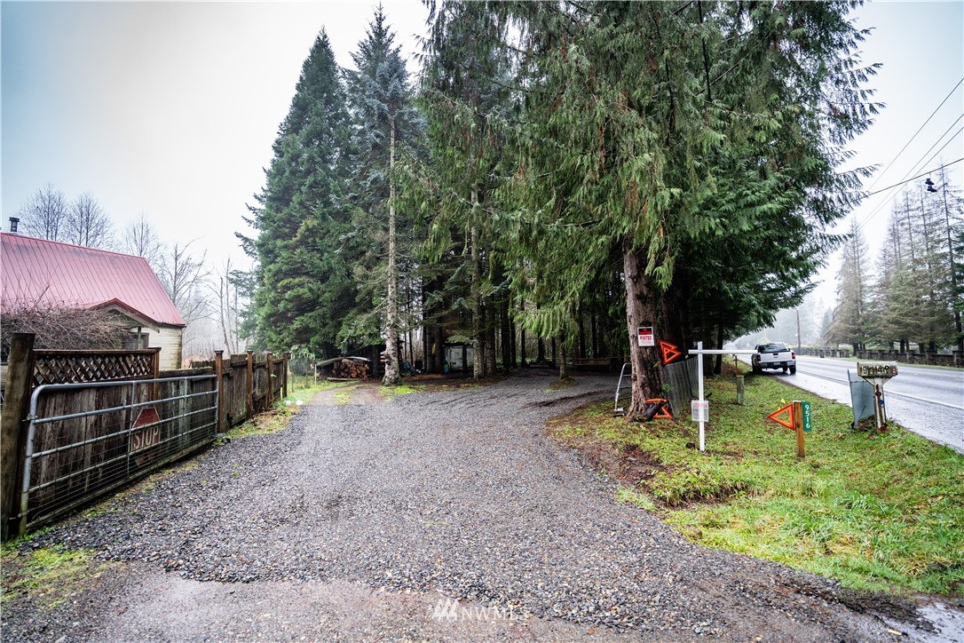 9516 Littlerock Road Southwest Olympia, WA 98512 - Photo 5 of 13 Gallery Image 5