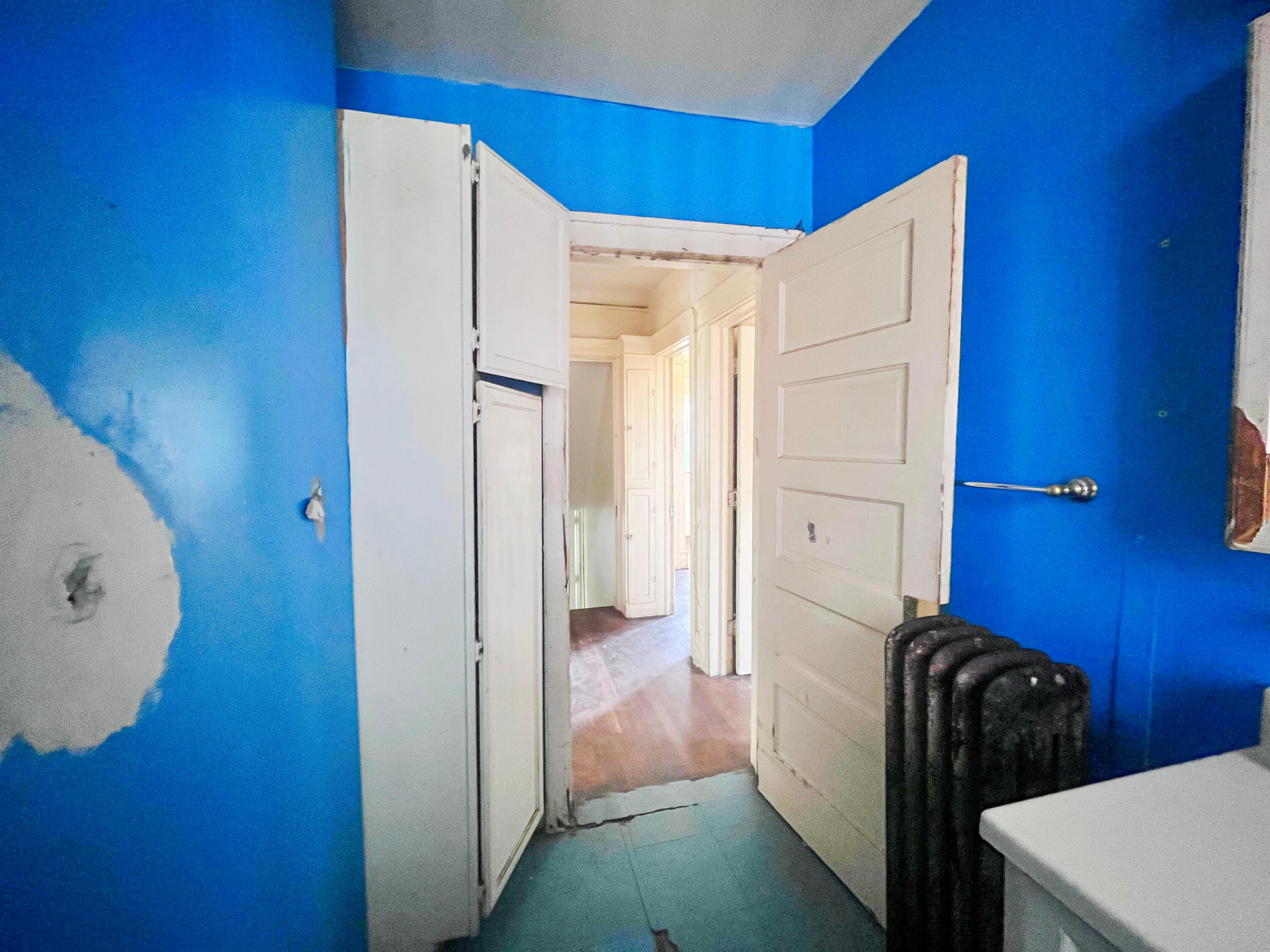 1163 Atkinson Street Detroit, MI 48202 - Photo 14 of 34 20260421_155625000_iOS 1