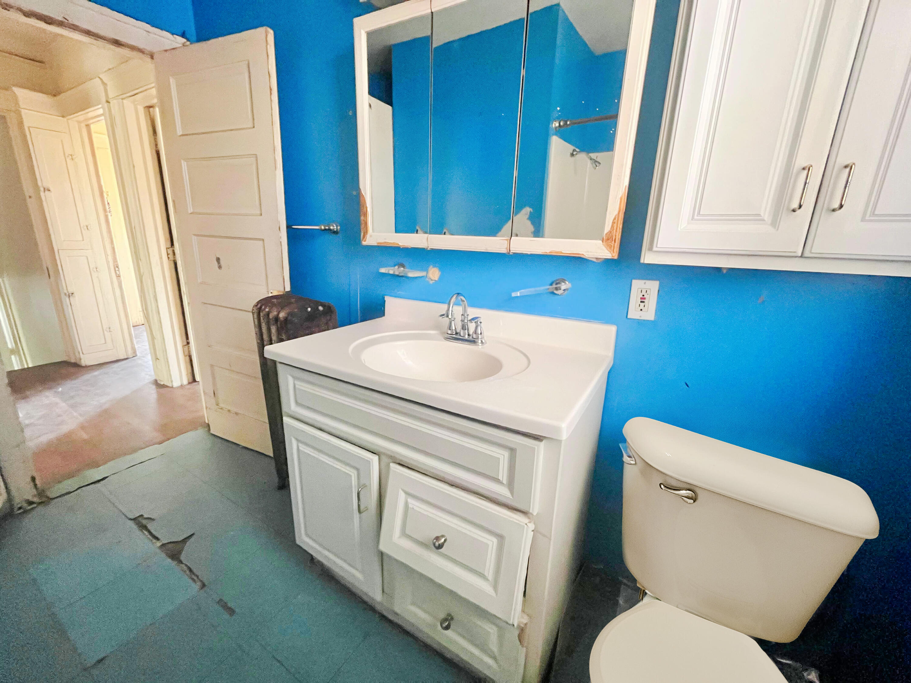1163 Atkinson Street Detroit, MI 48202 - Photo 17 of 34 20260421_155626000_iOS 1