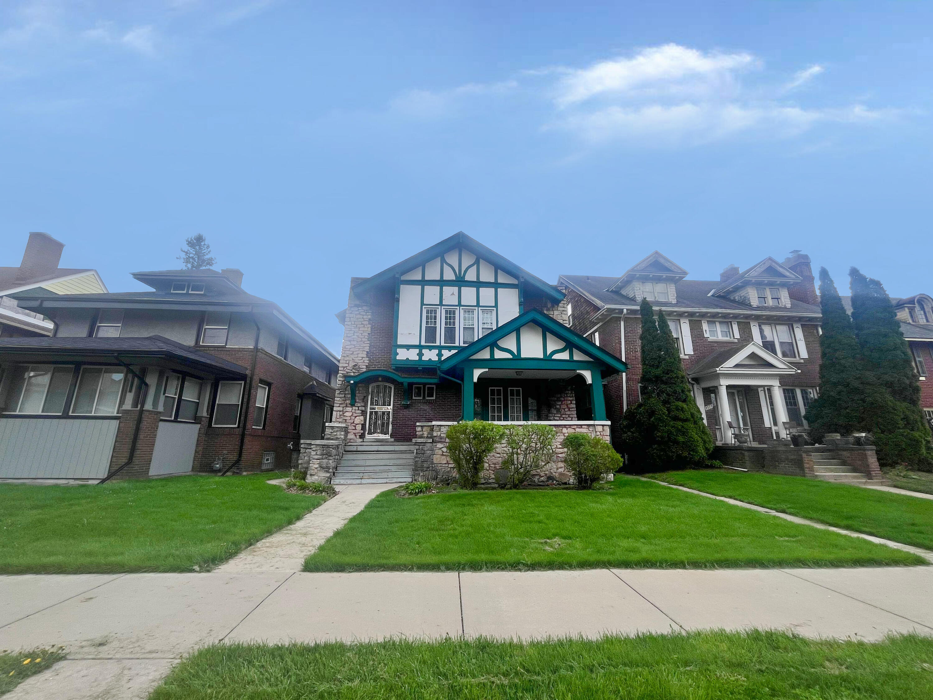 1163 Atkinson Street Detroit, MI 48202 - Photo 33 of 34 20260419_145603000_iOS