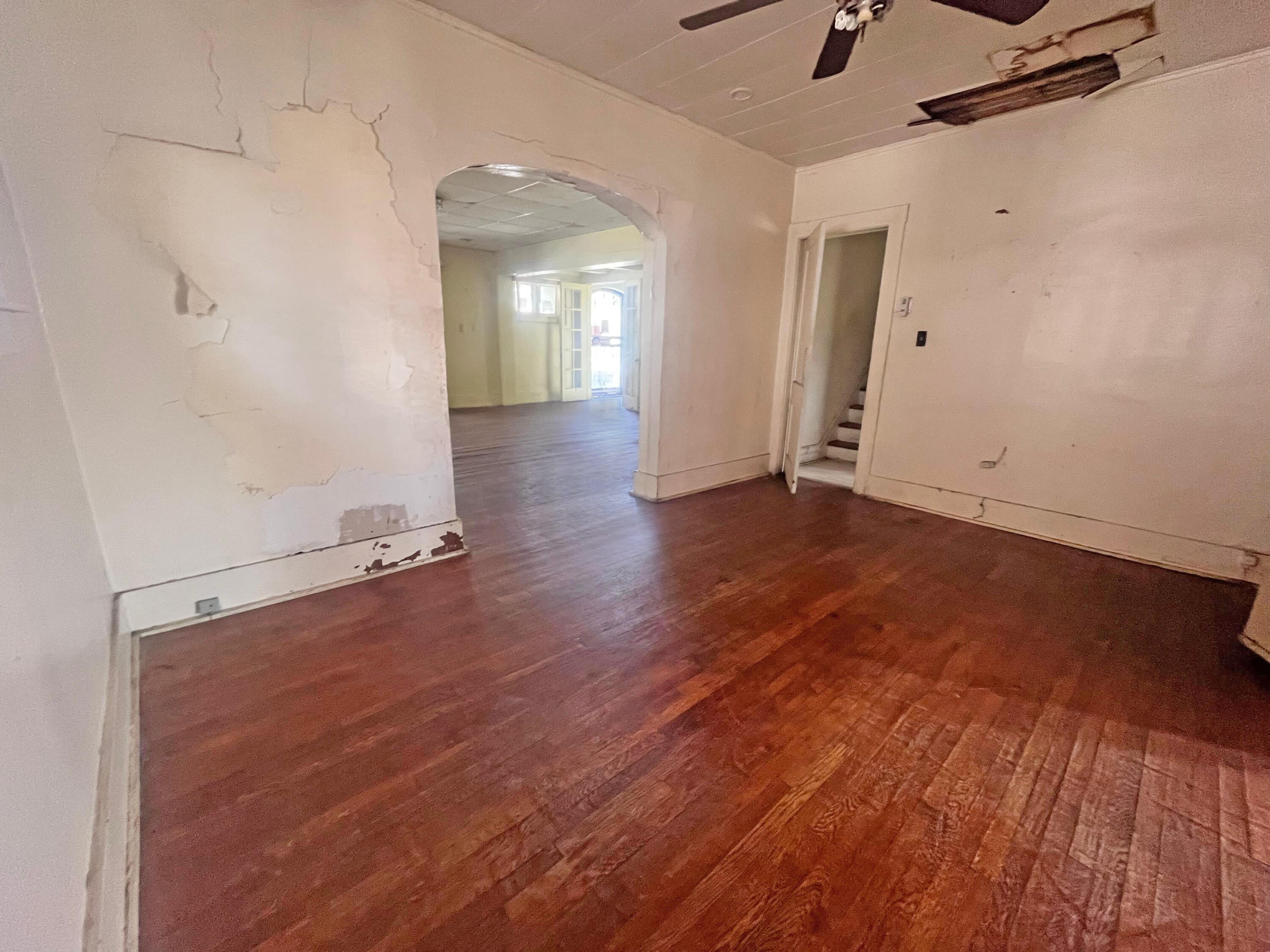 1163 Atkinson Street Detroit, MI 48202 - Photo 6 of 34 20260421_155622000_iOS