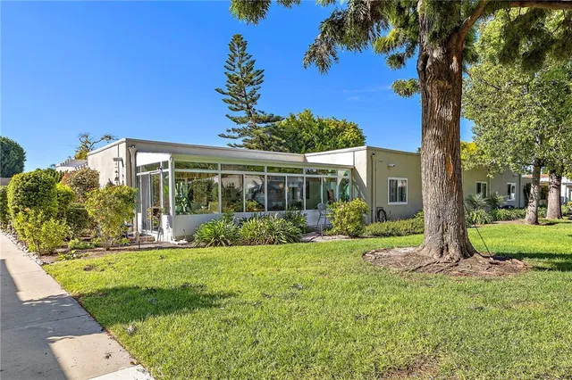 $735,000 | 2026 Via Mariposa East, Unit D, Laguna Woods, CA 92637