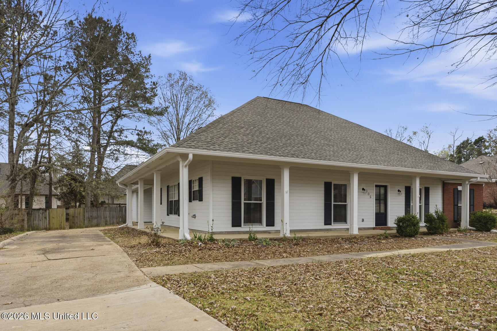 105 Oak Ridge Circle Madison, MS 39110 - Photo 2 of 24 105 Oak Ridge cir-2