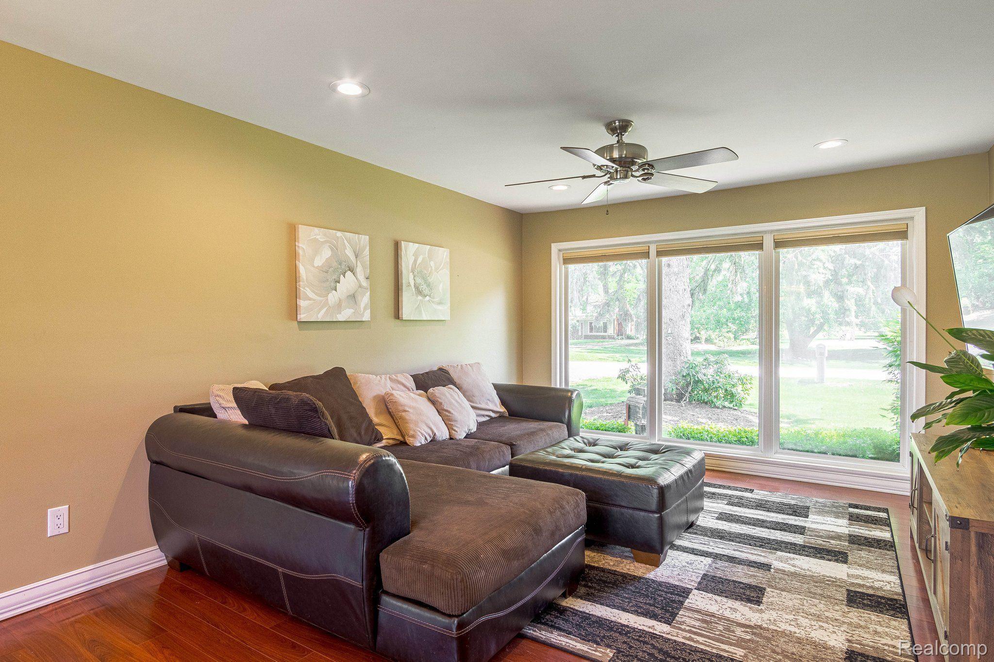 45315 Deneweth Road Macomb, MI 48042 - Photo 10 of 33 Gallery Image 10