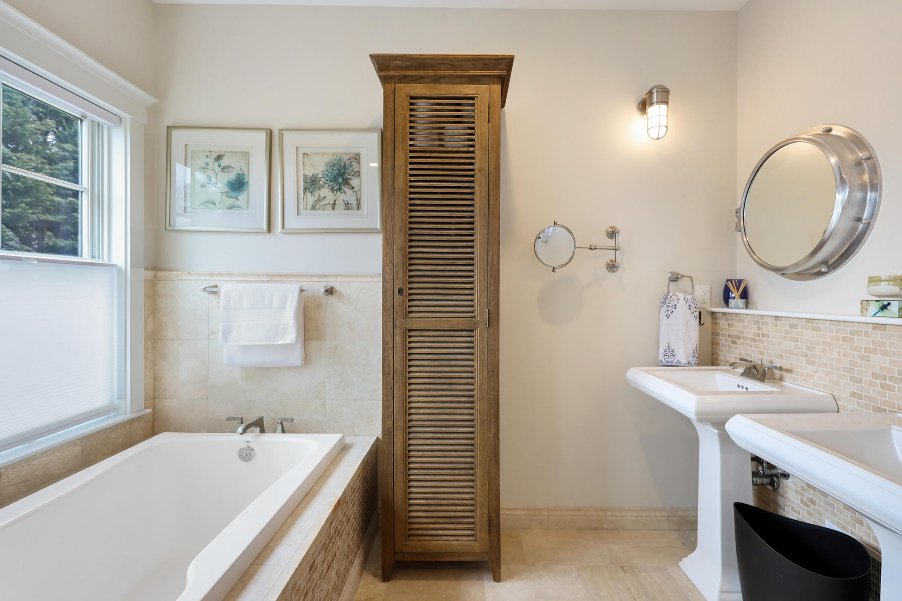 18 Snow Shore Road Orleans, MA 02653 - Photo 46 of 61 a bathroom with a tub sink and mirror