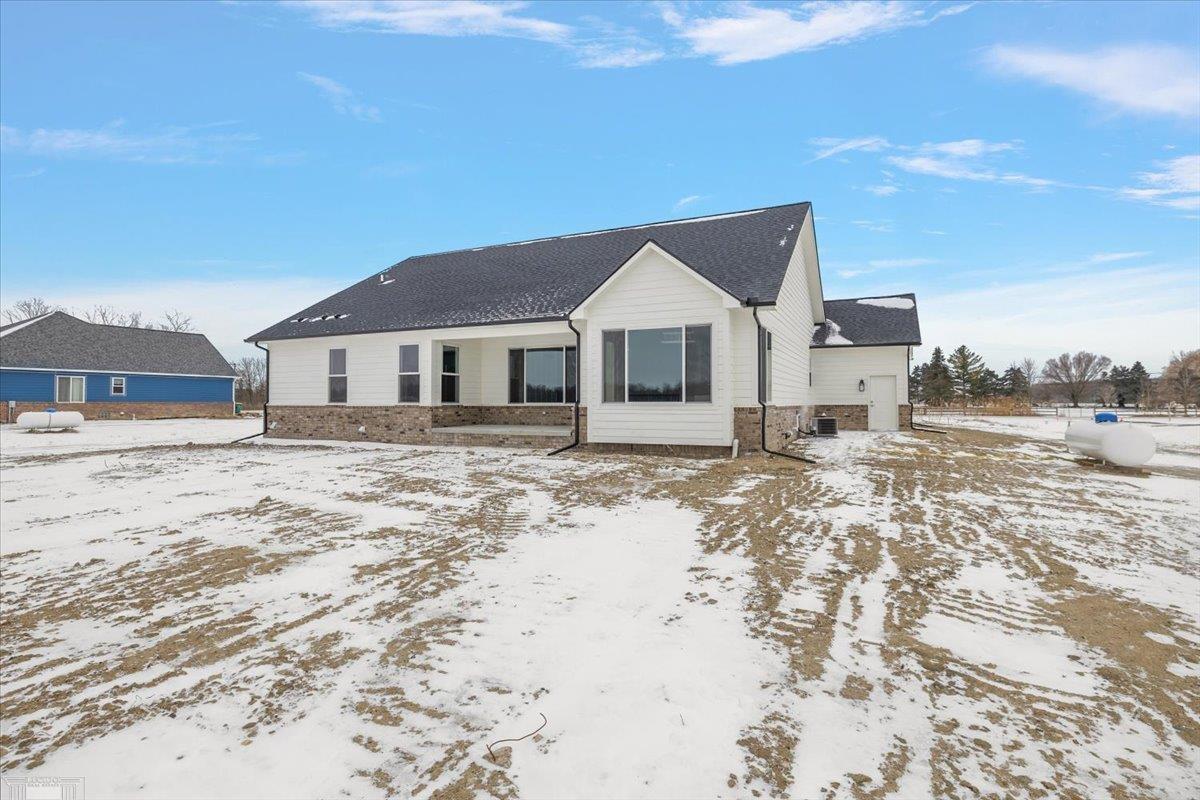 27237 30 Mile Road New Haven, MI 48050 - Photo 8 of 59 50165199-03897ea3-e58e-43fa-b89d-34e02732399f.JPG