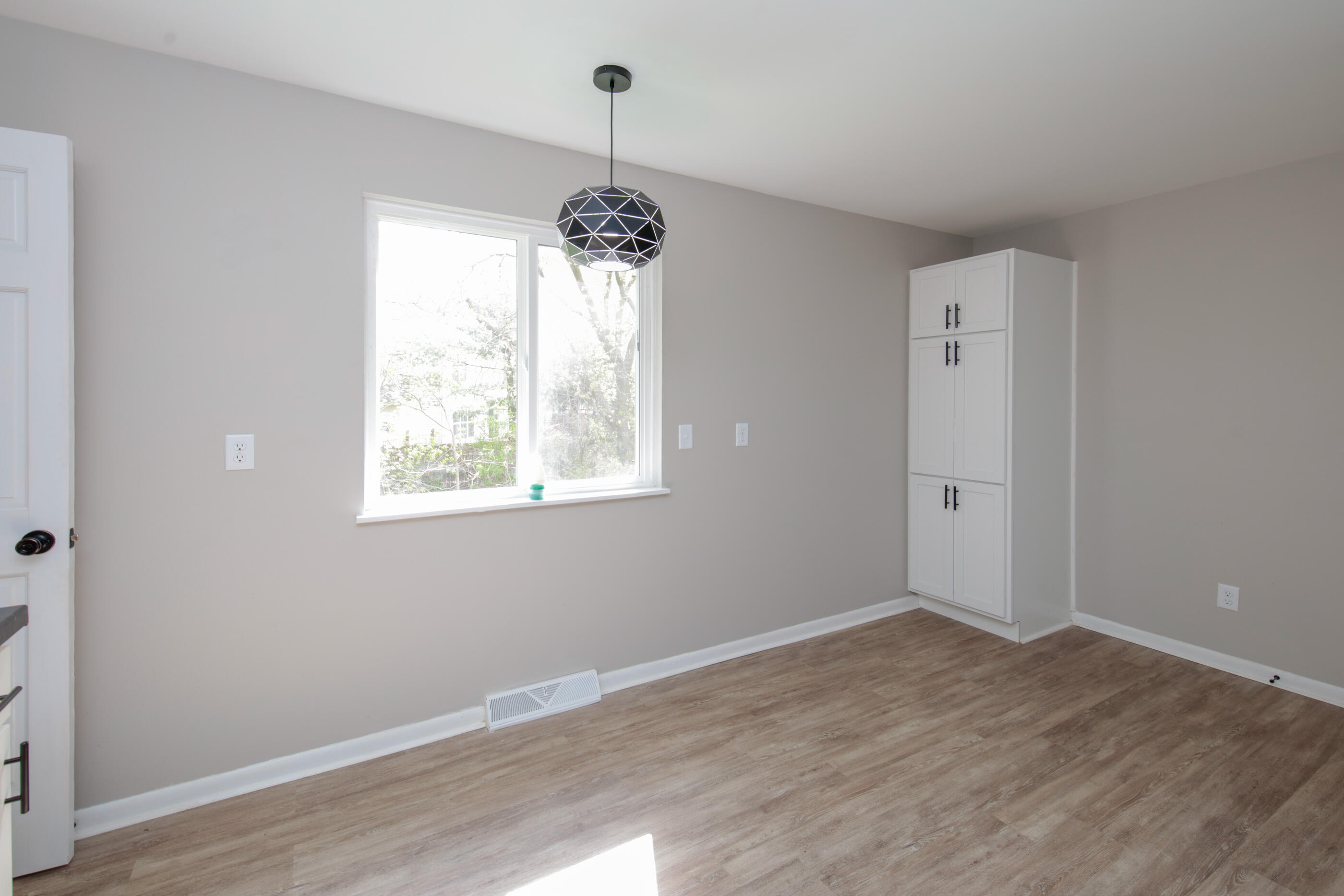 3004 Nichols Road Kalamazoo, MI 49004 - Photo 8 of 21 kitchen eating area