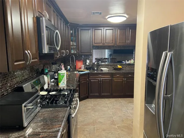 $1,600 | 52 Oakwood Court, Baldwin, NY 11510