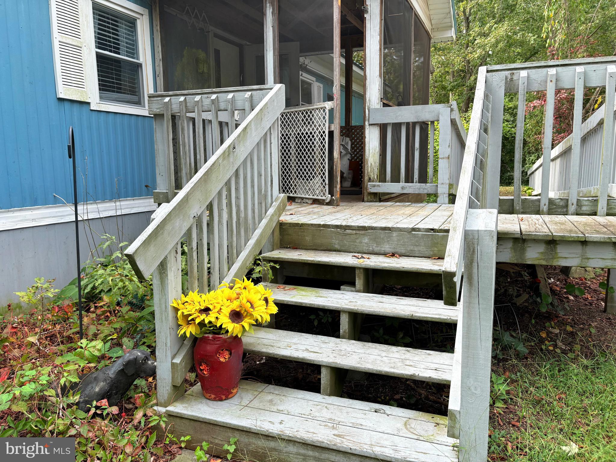 27199 Nevitte Muir Road Westover, MD 21871 - Photo 2 of 31 a view of balcony with seating space
