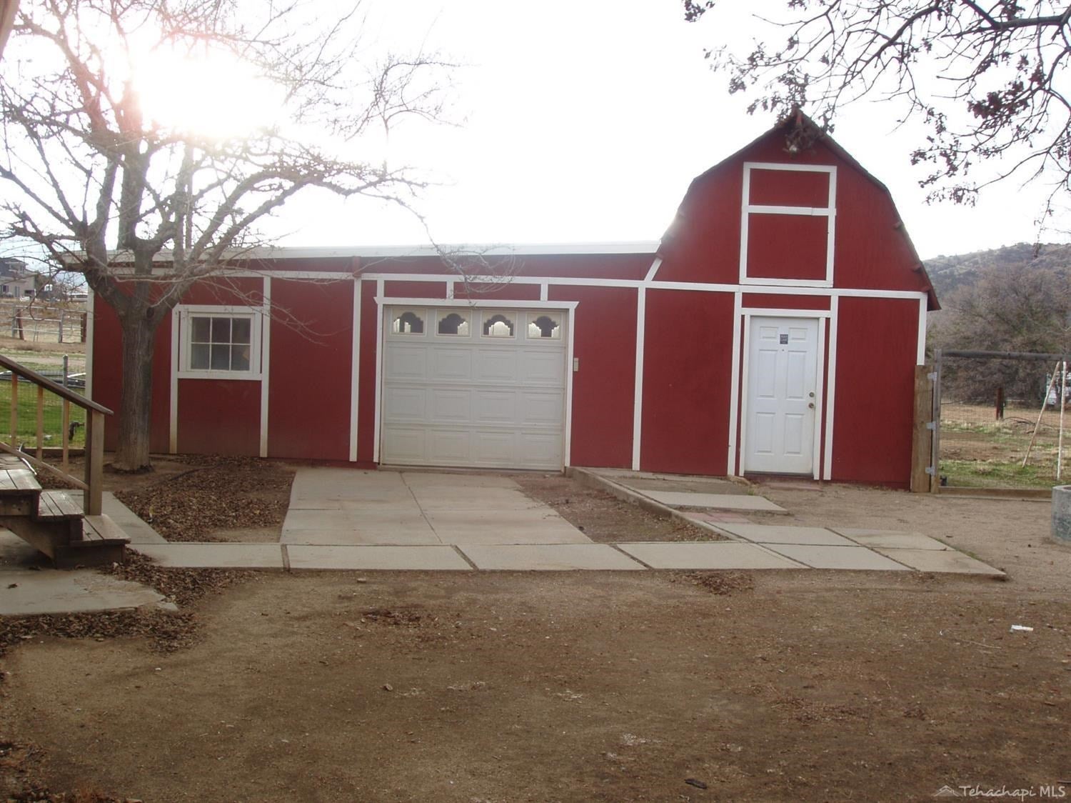 21156 Woodford-Tehachapi Road Tehachapi, CA 93561 - Photo 2 of 24 Gallery Image 2