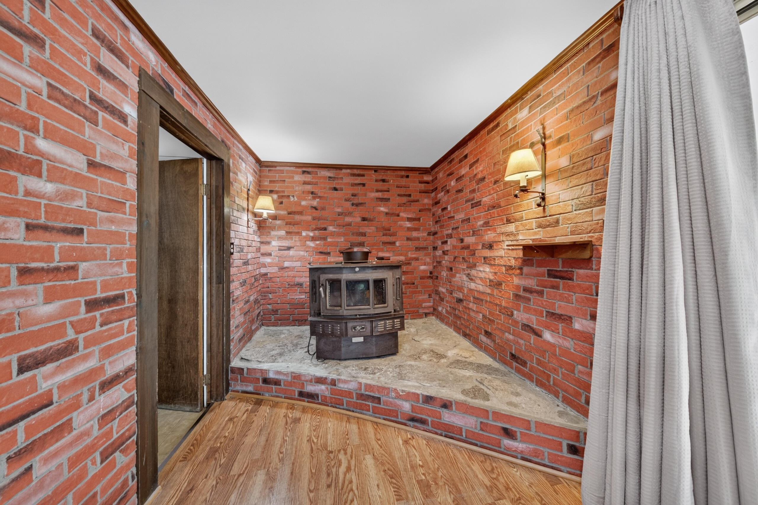 15610 Arnold Road Gregory, MI 48137 - Photo 38 of 90 Family room 2