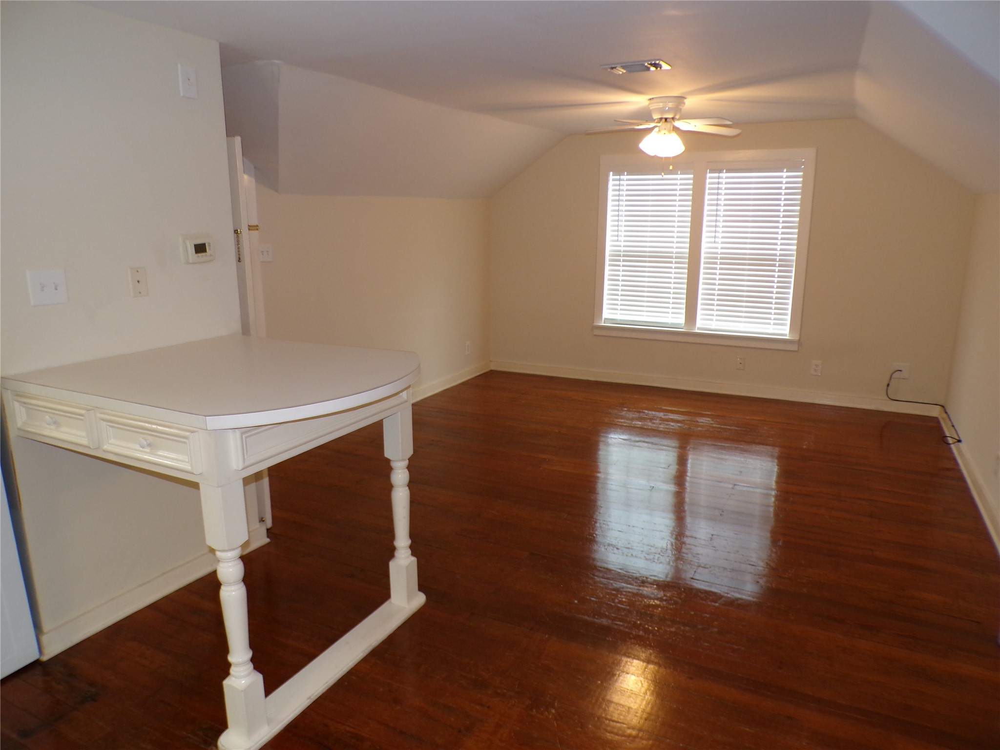 3416 Morrison Street, Unit 9 Houston, TX 77009 - Photo 6 of 38 View from the dining room looking toward the living room.