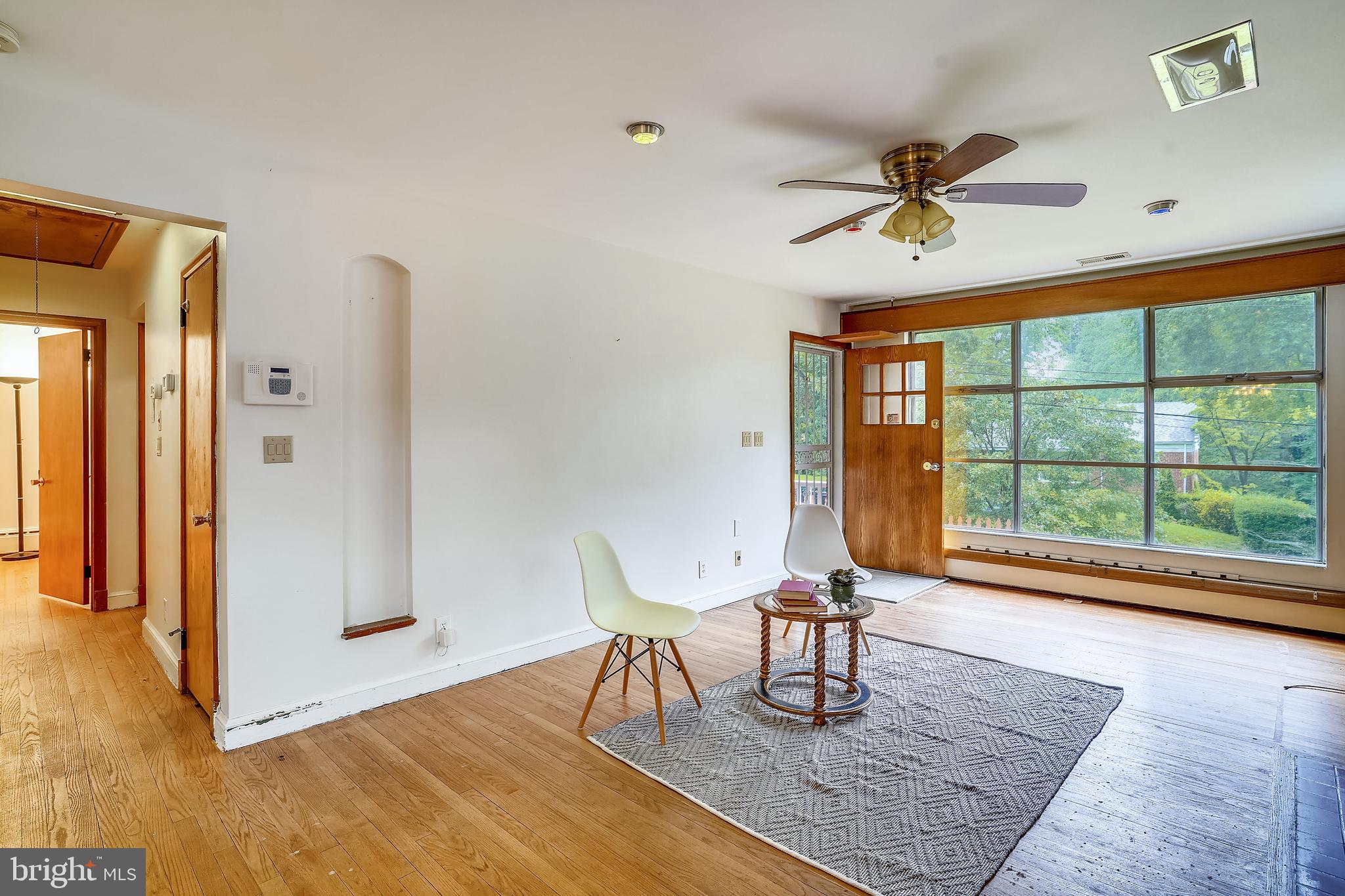 203 East Schuyler Road Silver Spring, MD 20901 - Photo 7 of 37 Floor to ceiling front window