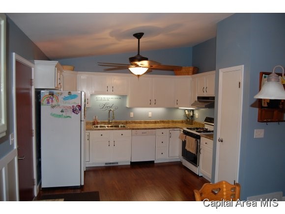 2 Roosevelt Road Springfield, IL 62703 - Photo 4 of 15