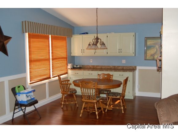 2 Roosevelt Road Springfield, IL 62703 - Photo 5 of 15