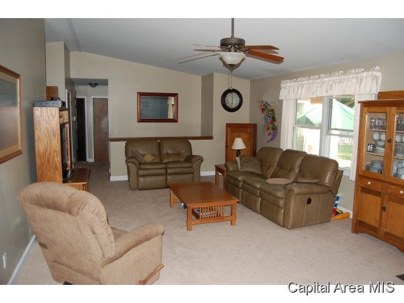 2 Roosevelt Road Springfield, IL 62703 - Photo 6 of 15