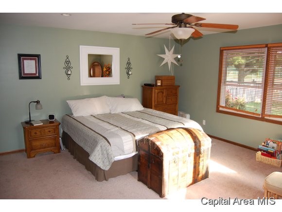 2 Roosevelt Road Springfield, IL 62703 - Photo 9 of 15
