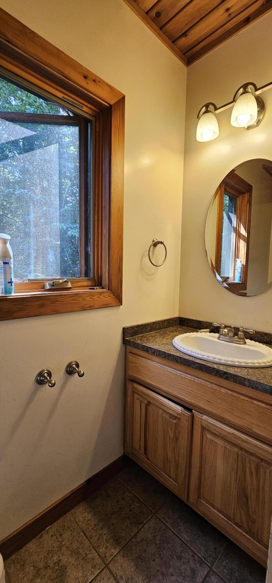 29 Ladd Road Oakland, ME 04963 - Photo 11 of 20 11. First Floor Half Bath
