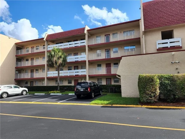 $1,550 | 1005 Country Club Drive, Unit 207, Margate, FL 33063