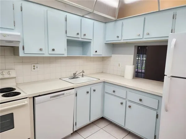 $1,550 | 1005 Country Club Drive, Unit 207, Margate, FL 33063