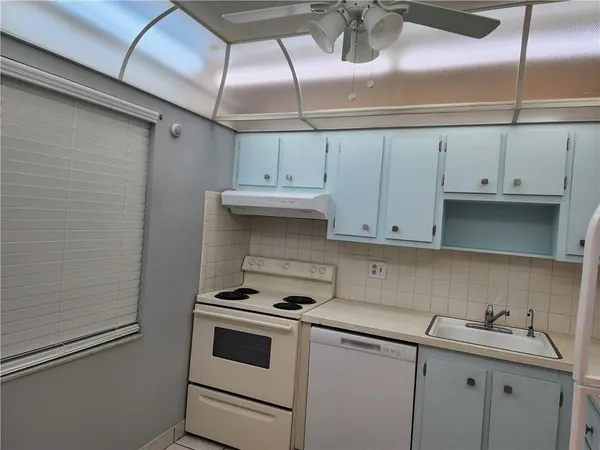 $1,550 | 1005 Country Club Drive, Unit 207, Margate, FL 33063