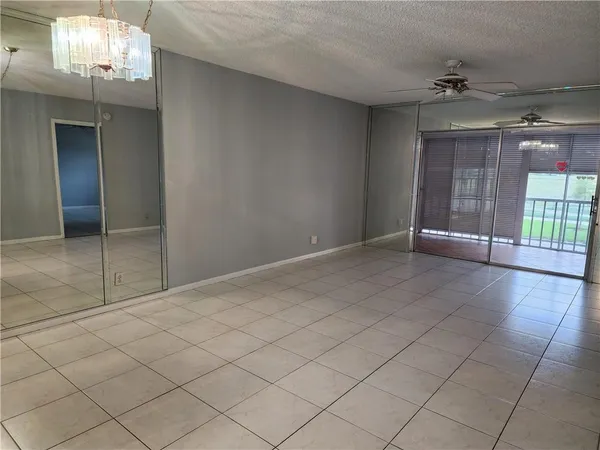 $1,550 | 1005 Country Club Drive, Unit 207, Margate, FL 33063