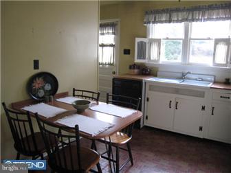1204 Wedgewood Road Flourtown, PA 19031 - Photo 4 of 12 Kitchen