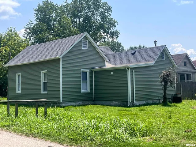 $93,500 | 421 North 18th Street, Herrin, IL 62948