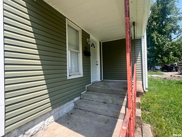 $93,500 | 421 North 18th Street, Herrin, IL 62948