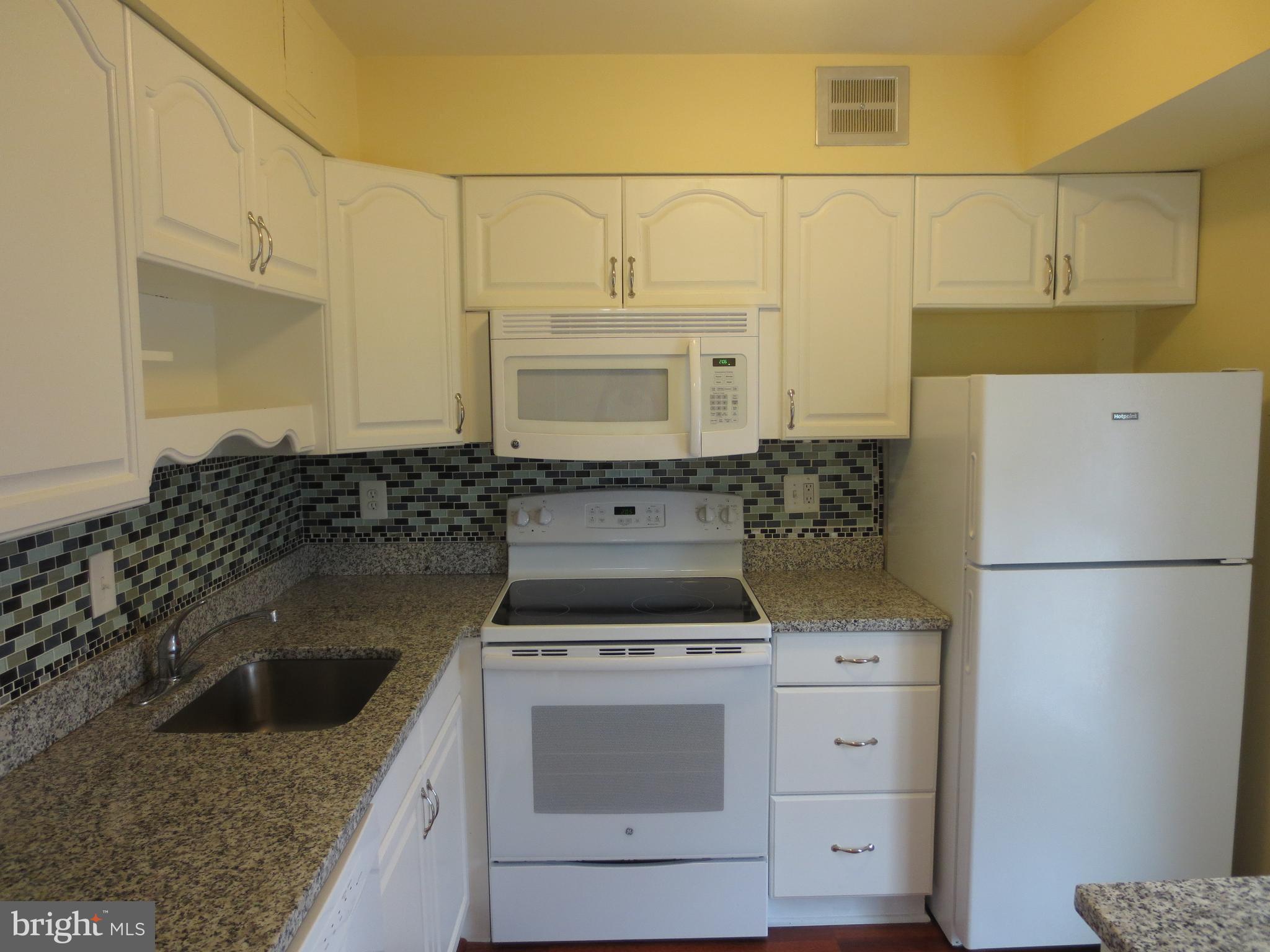 3200 Spartan Road, Unit 4 Olney, MD 20832 - Photo 17 of 27 Kitchen