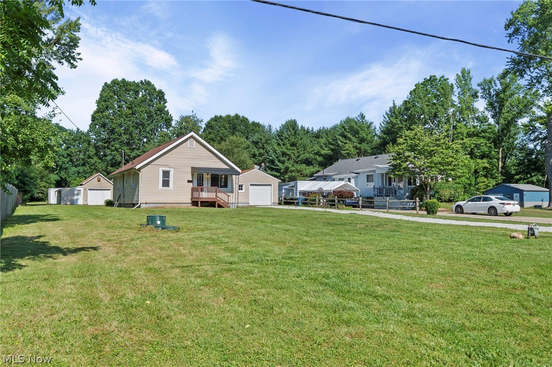 1218 Briggle Road Akron, OH 44320 - Photo 4 of 40