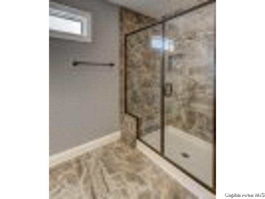 4805 Chestnut Drive Springfield, IL 62711 - Photo 11 of 18 Gallery Image 11