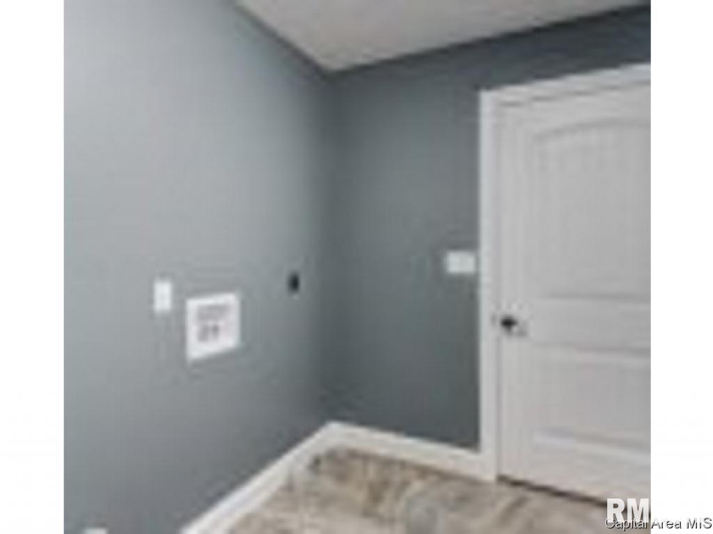 4805 Chestnut Drive Springfield, IL 62711 - Photo 16 of 18 Gallery Image 16