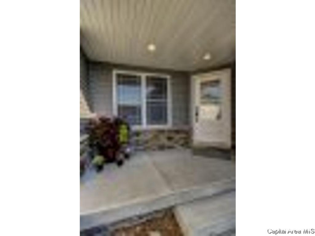 4805 Chestnut Drive Springfield, IL 62711 - Photo 2 of 18 Gallery Image 2