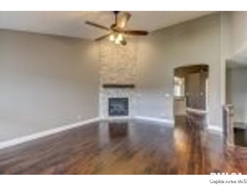 4805 Chestnut Drive Springfield, IL 62711 - Photo 3 of 18 Gallery Image 3