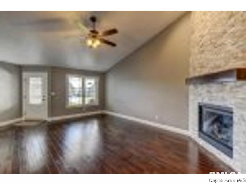 4805 Chestnut Drive Springfield, IL 62711 - Photo 4 of 18 Gallery Image 4